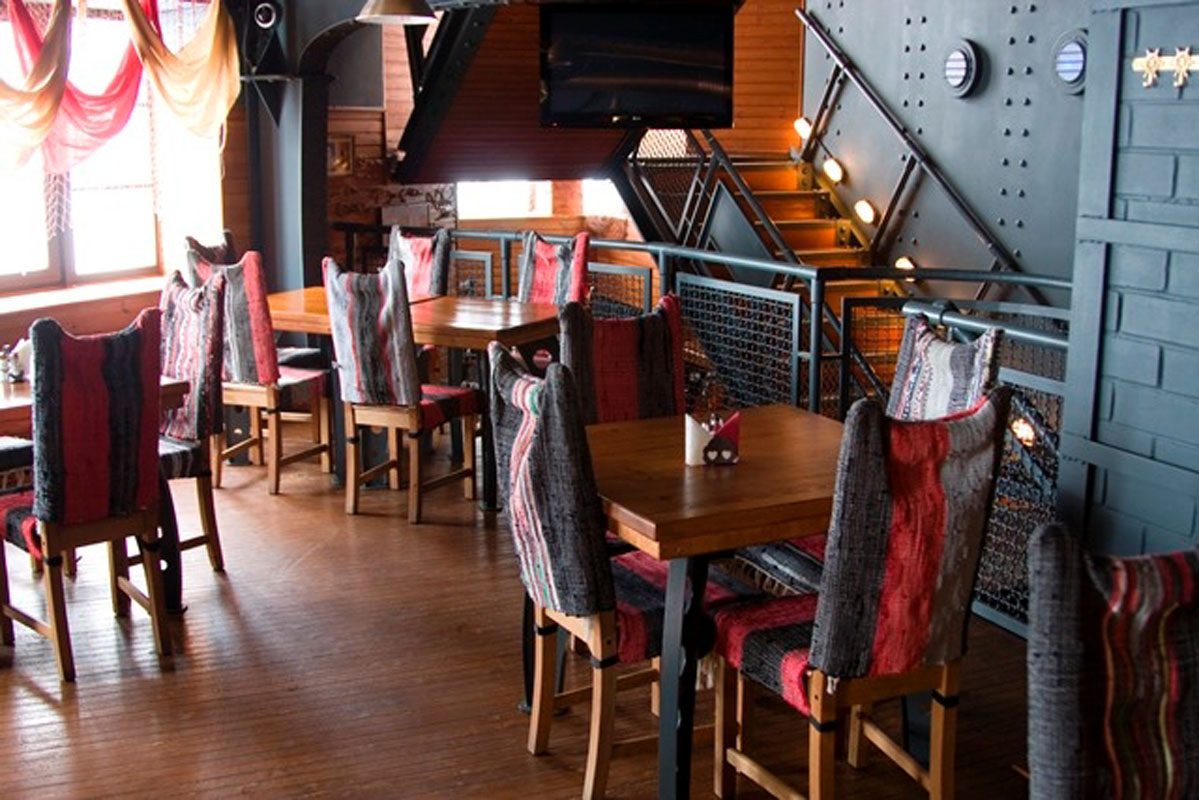 Основной зал — Баркас