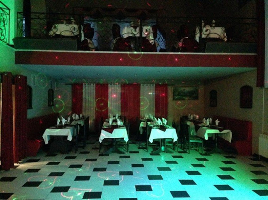 Основной зал — У Эрика