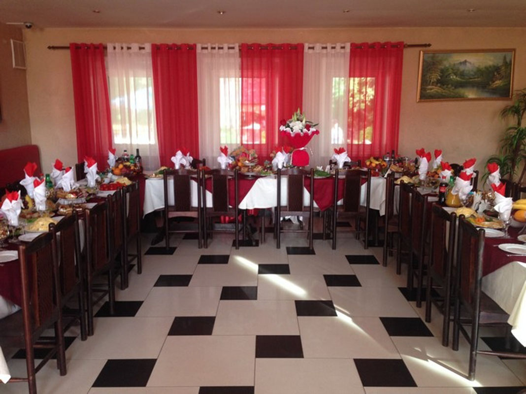 Основной зал — У Эрика