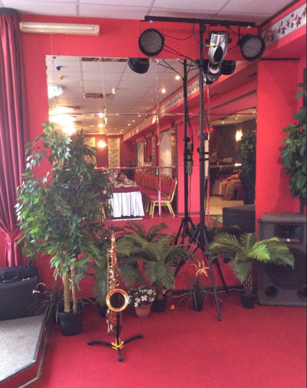 Основной зал — Ласточка на улице Интернациональной