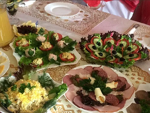 Основной зал — Мари