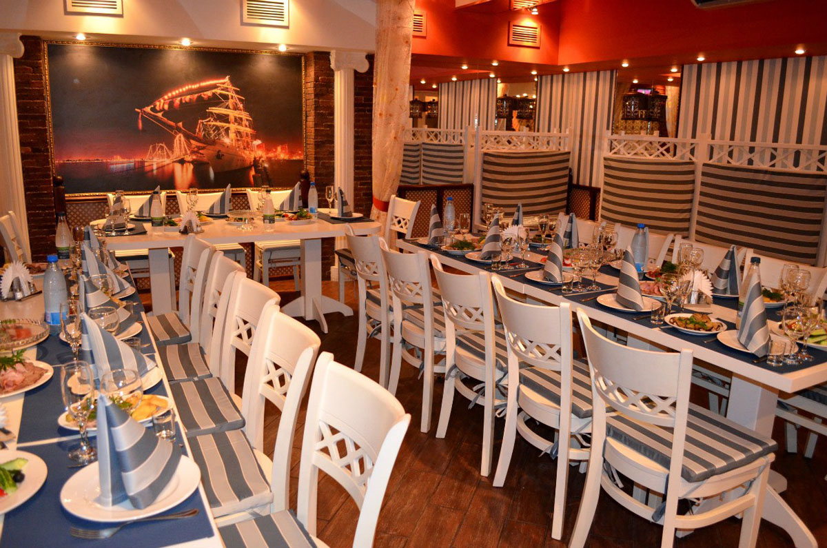 Полосатый зал — Золотой телёнок