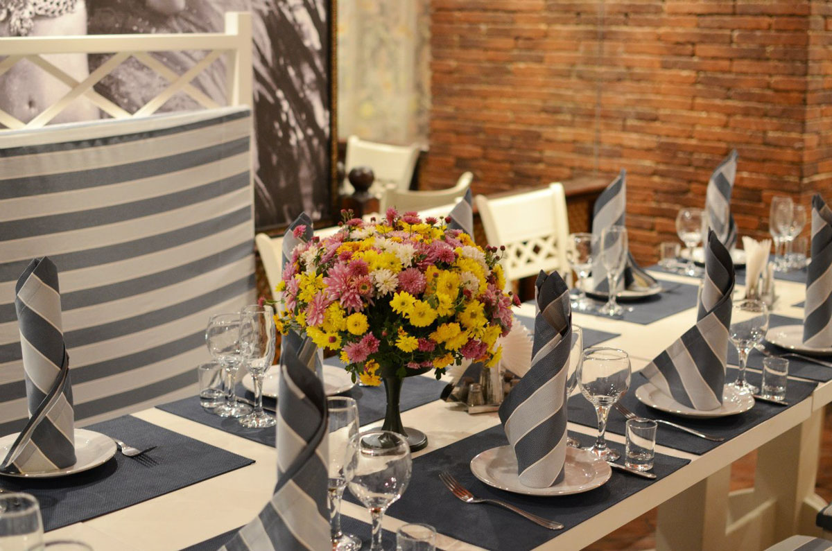 Полосатый зал — Золотой телёнок