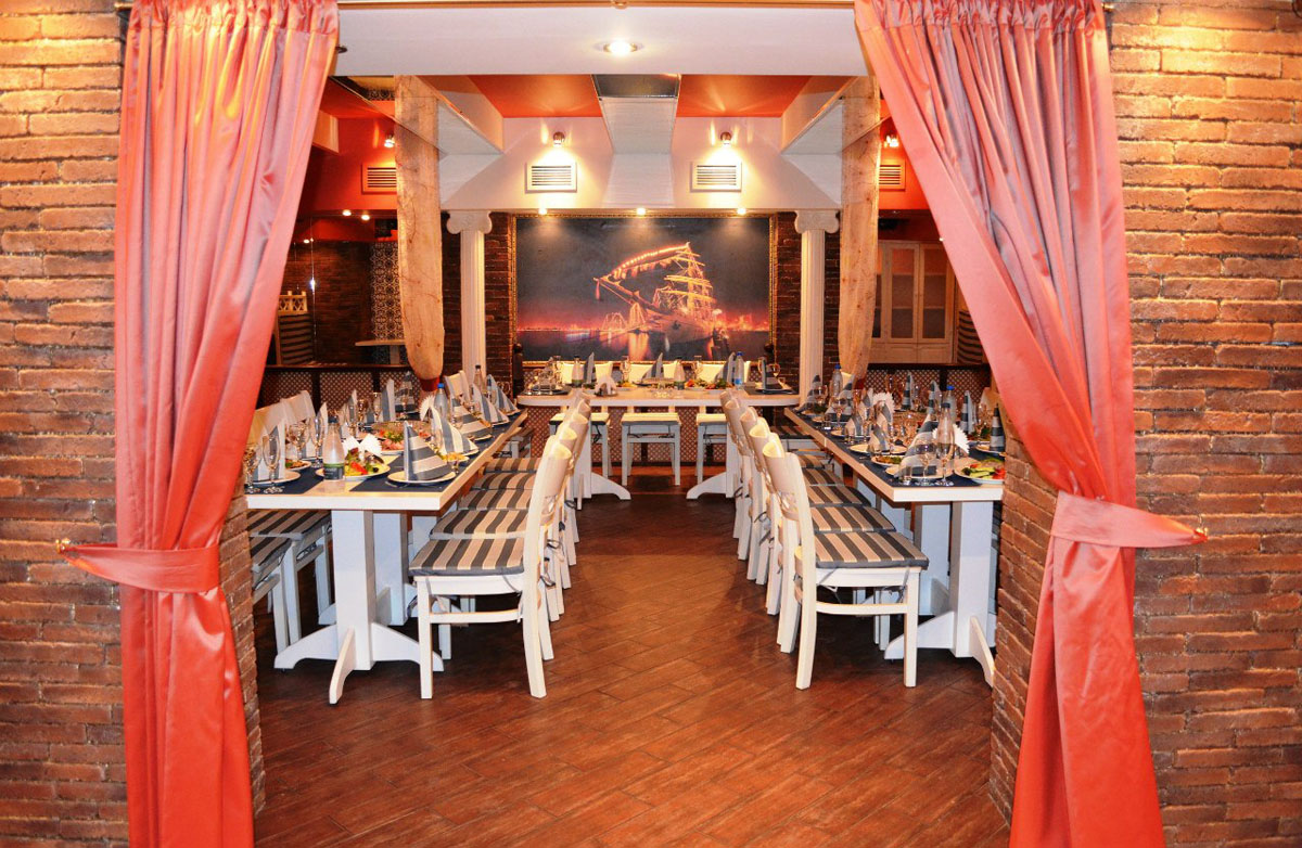 Полосатый зал — Золотой телёнок