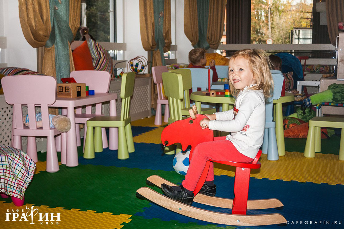 Основной зал — Графин