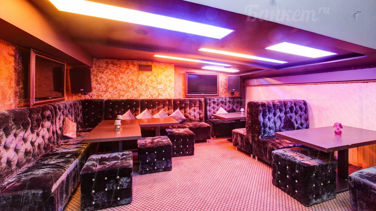 Паваротти (Средний зал) — Шоу Ресторан и Караоке La La Land