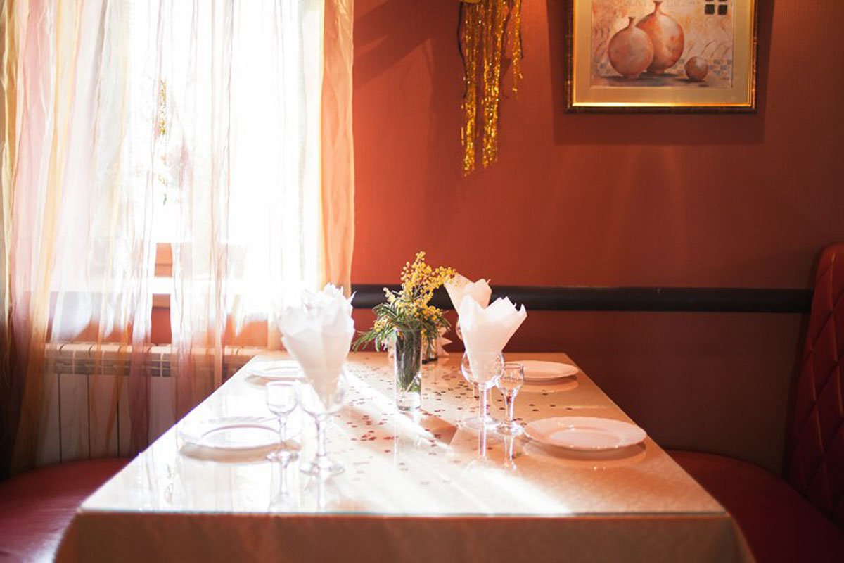 Основной зал — Бонжур