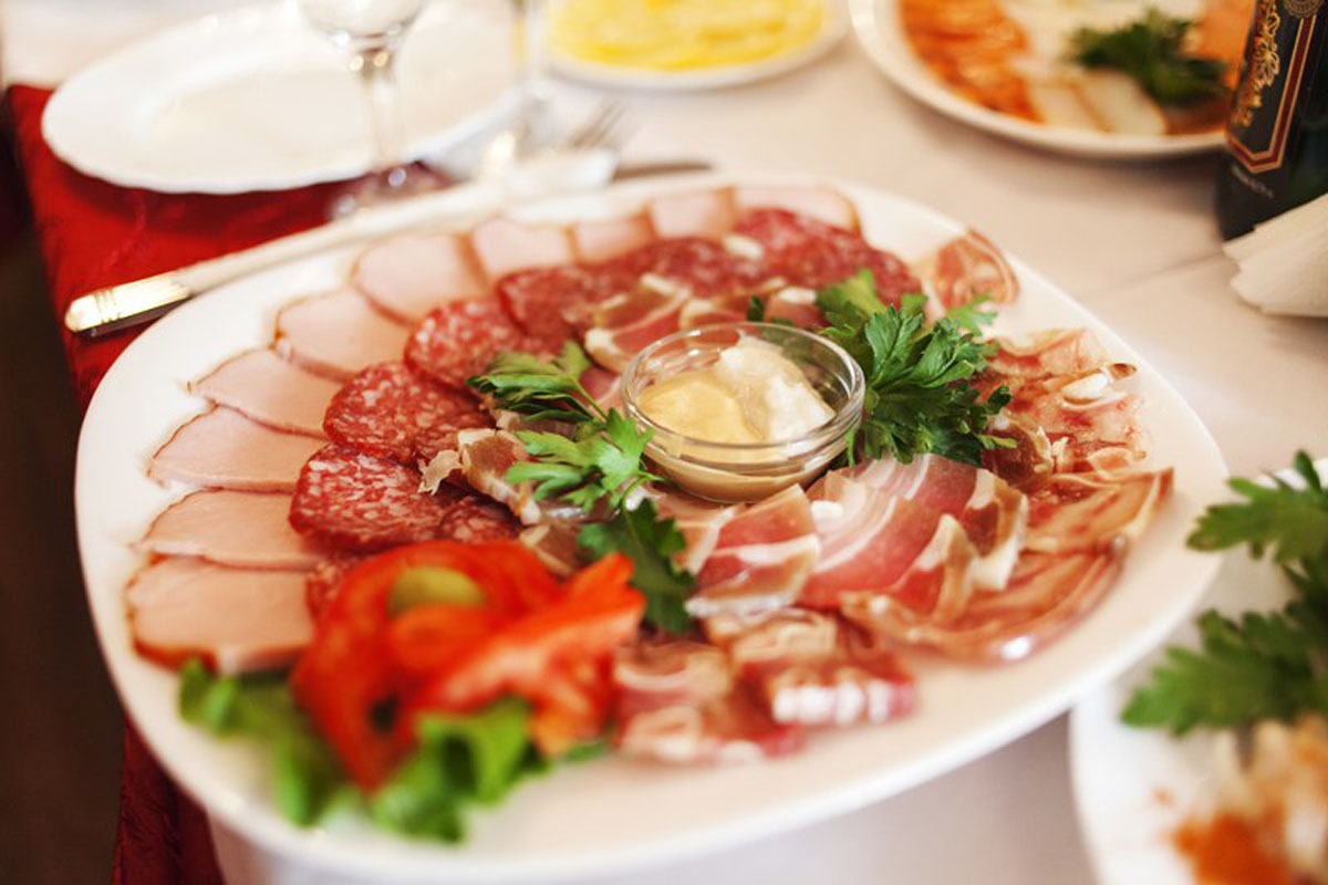 Основной зал — Бонжур