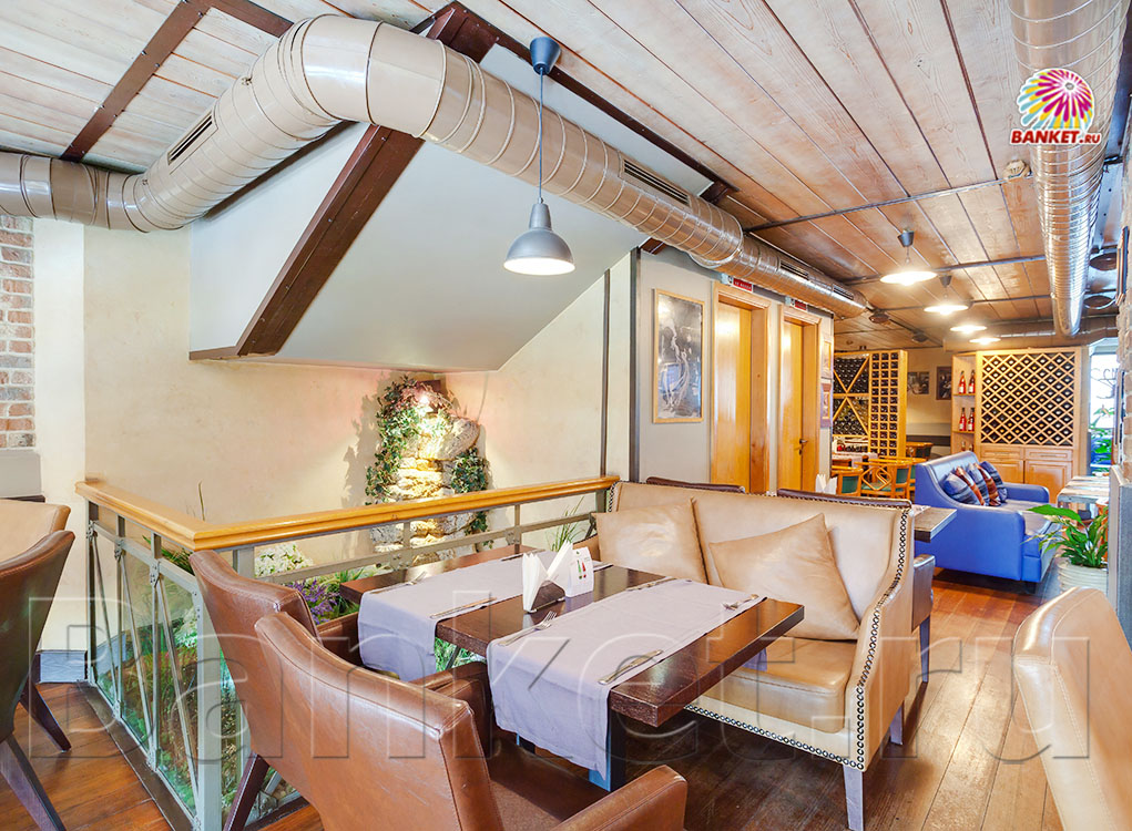 Зал на втором этаже — Итальянский Ресторан Густо