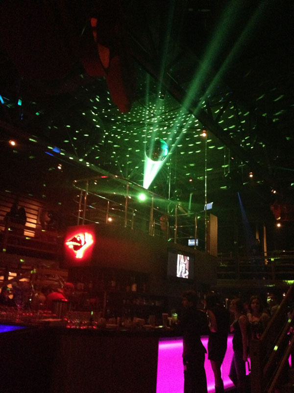 Основной зал — Балкон