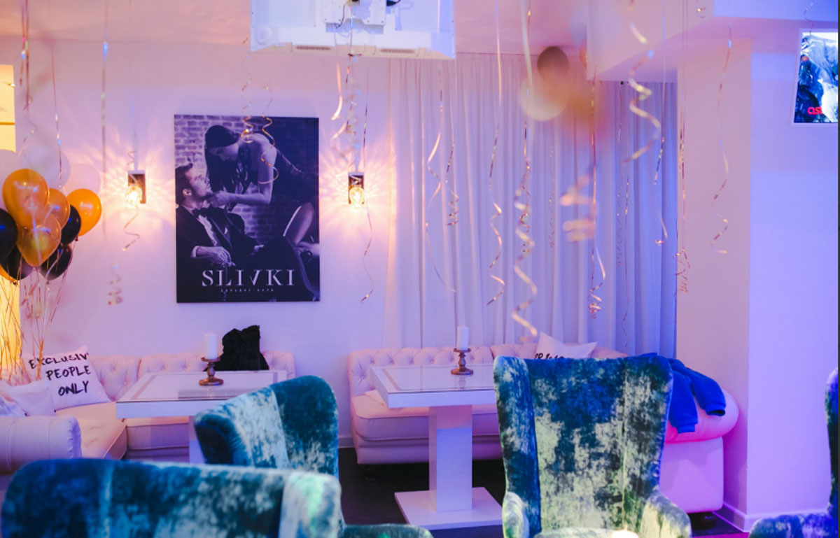 Основной зал — Сливки на улице Пархоменко