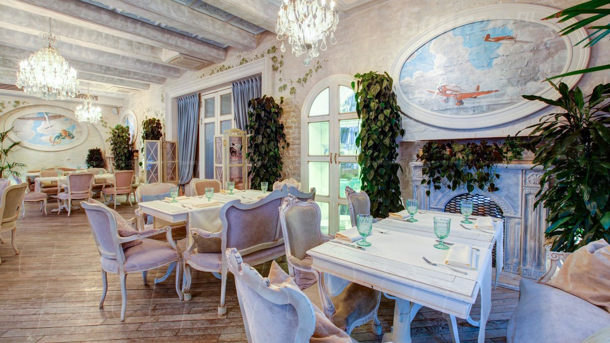 Малый зал — Московское Небо