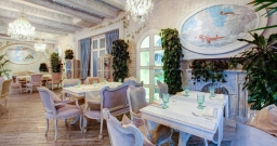 Малый зал Малый зал — интерьер зала