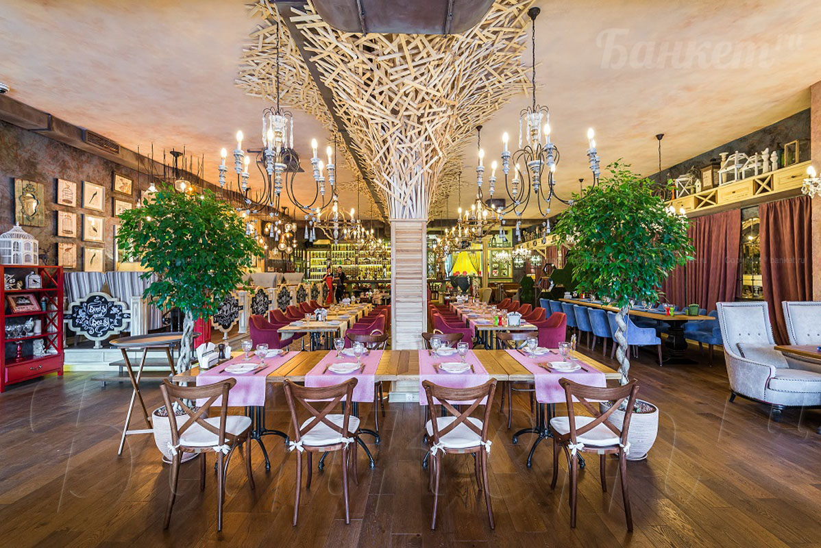 Гостиная ( 100 чел.) — Птицы и Пчёлы