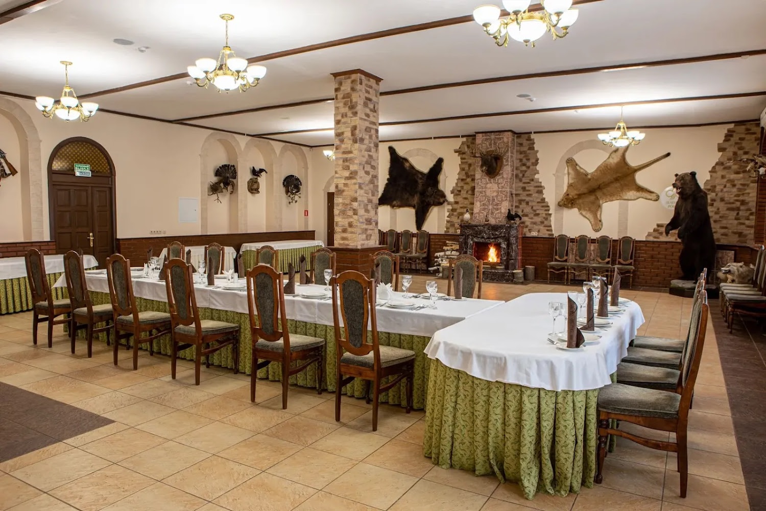 Зал Охотничий — Зеленая роща