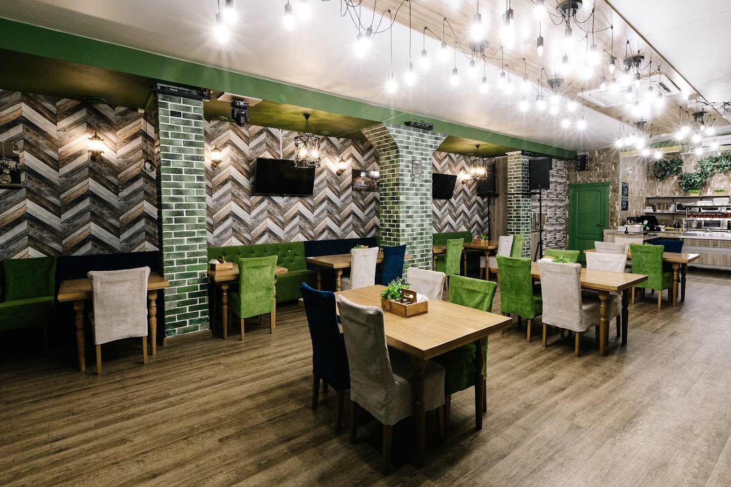 Green Wood — Зеленый зал, фото банкетного зала
