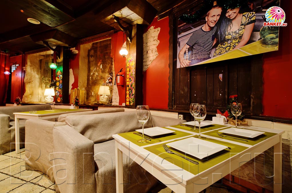 Общий зал с барной зоной — Shishas Lounge Bar 