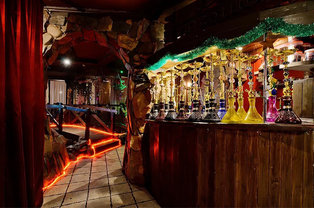 Общий зал с барной зоной — банкетный зал Shishas Lounge Bar , фото
