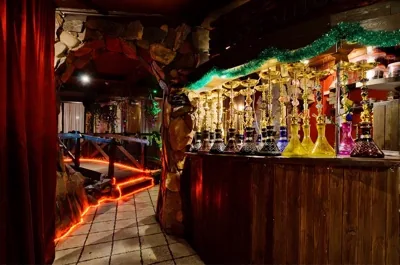 Общий зал с барной зоной — Shishas Lounge Bar 