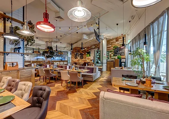 Большой зал — Bon App cafe, Москва