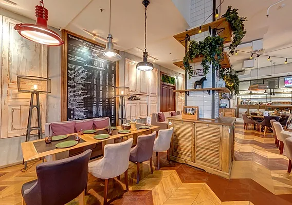 Большой зал — Bon App cafe, Москва
