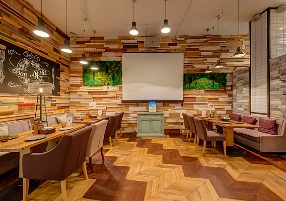 Большой зал — Bon App cafe, Москва