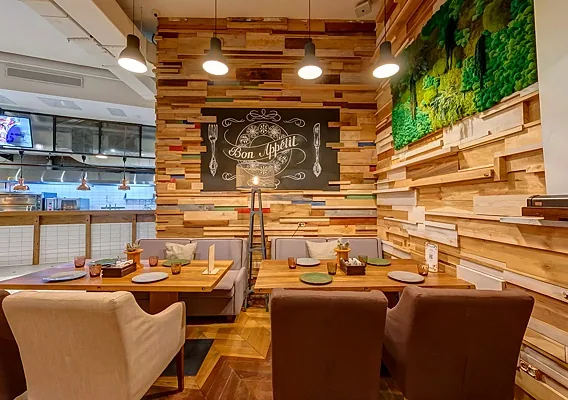 Большой зал — Bon App cafe, Москва
