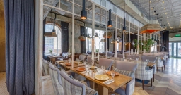 Вип зал с панорамными окнами — подробнее о зале