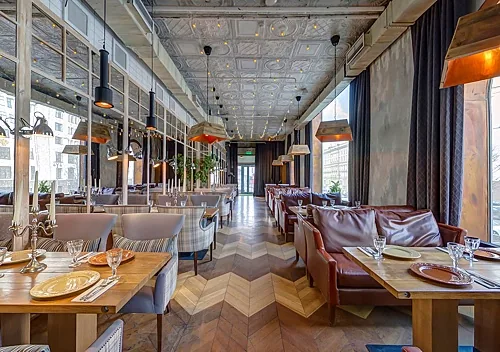 Вип зал с панорамными окнами — Bon App cafe, Москва