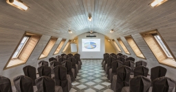 Малый зал Малый зал — интерьер зала