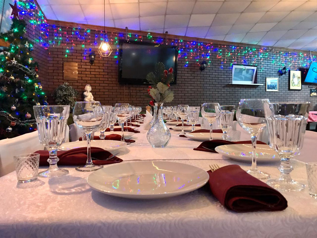 Под крылом — Под крылом