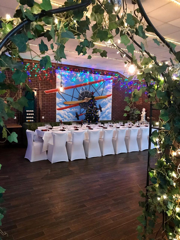 Под крылом — Под крылом