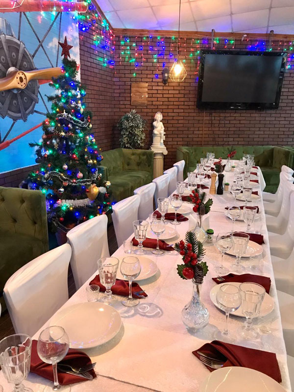 Под крылом — Под крылом