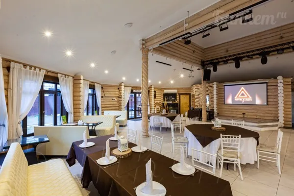 Основной зал