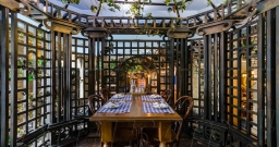 Беседка — интерьер зала