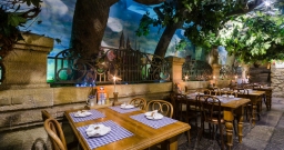 Верхняя аллея — интерьер зала