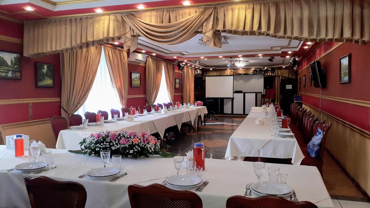 Ресторан при отеле вместимостью до 60 персон