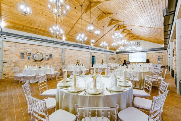 Loft Hall — интерьер зала