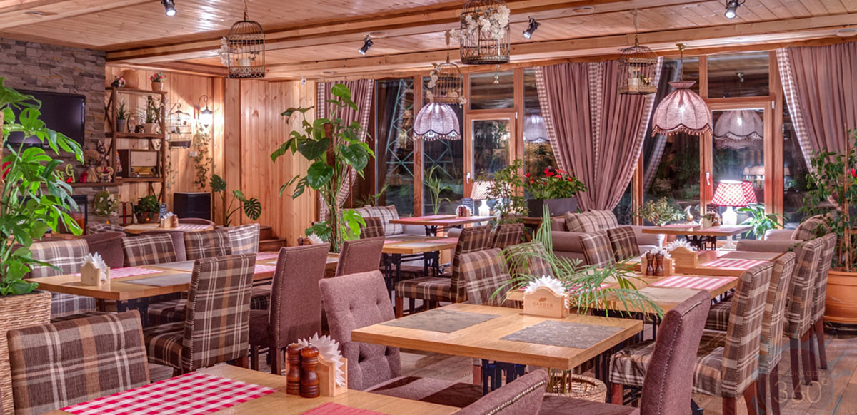 Кафе-ресторан  Дача — Банкетный зал, фото банкетного зала