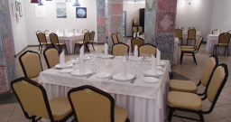 Основной зал