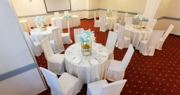 Диалог — интерьер зала