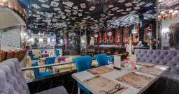 Центральный зал — интерьер зала