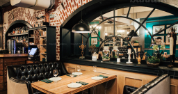 Основной зал — интерьер зала