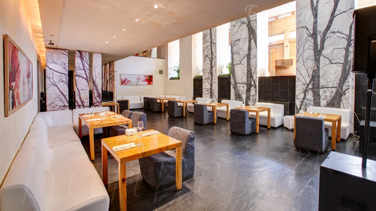 Диванный — Ресторан - кафе Апрель