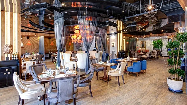 Peshi, Основной зал — фото