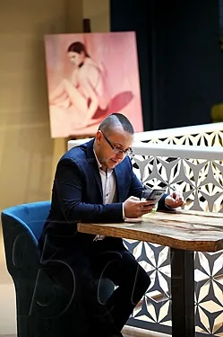 Синий зал — Пространство Весна, Москва