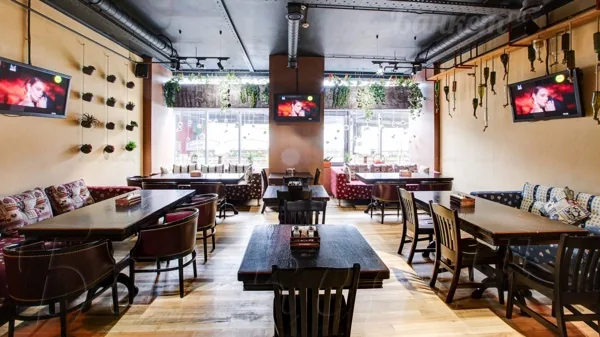 Барный зал — интерьер зала