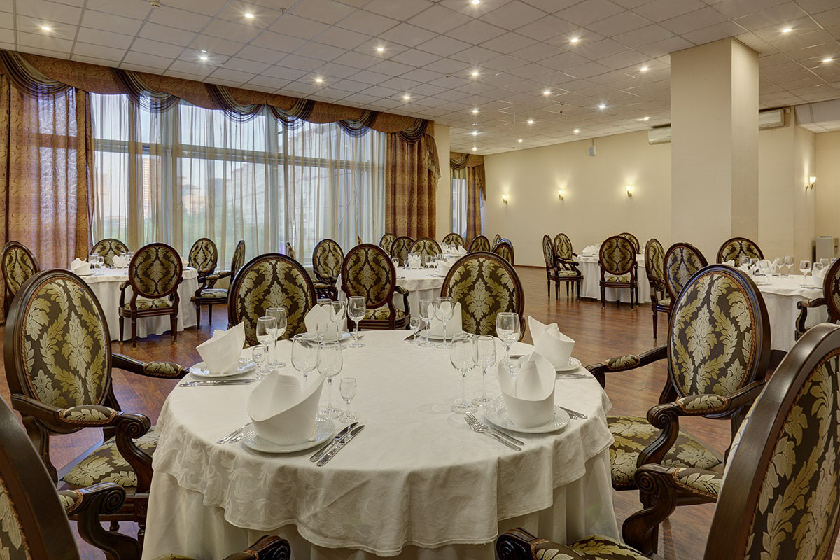 Ресторанно-банкетный Комплекс отеля Парк Тауэр — Зал Милан, фото банкетного зала