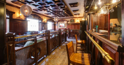 Зал паба — фото 4