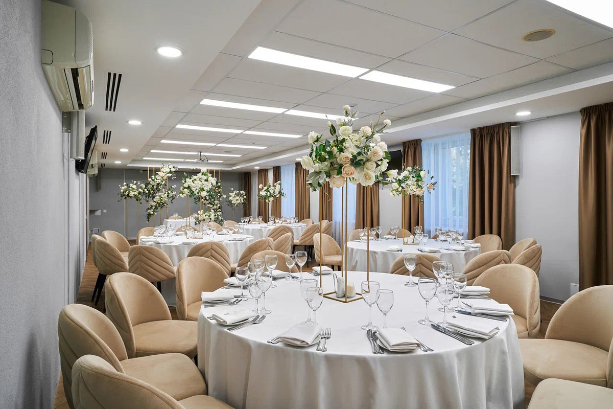 Банкетный зал Платинум — Гранд Авеню (Ресторан Кейс, Банкетный зал Платинум)